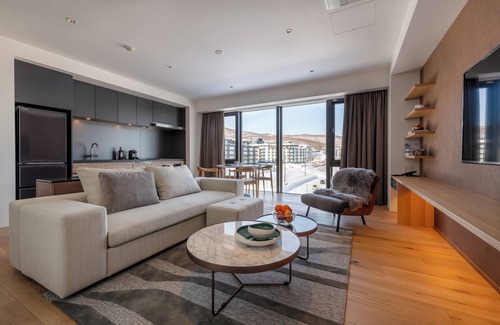 Hirafu Apartment | Intuition
