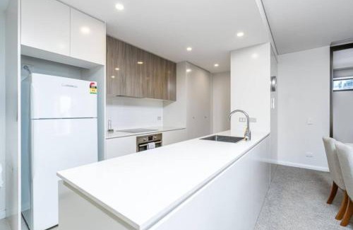 Barton Apartment | Inviting 2BR by Lake Burley Griffin and Shops - Hosted by Canstay