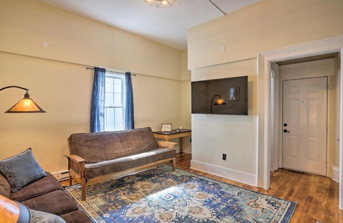 Sandusky Apartment | Inviting Apartment Walk to Lake Erie and Dtwn!