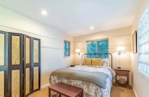 Arcata House | Inviting home next to Arcata's Redwood Forest w/ panoramic views of the bay