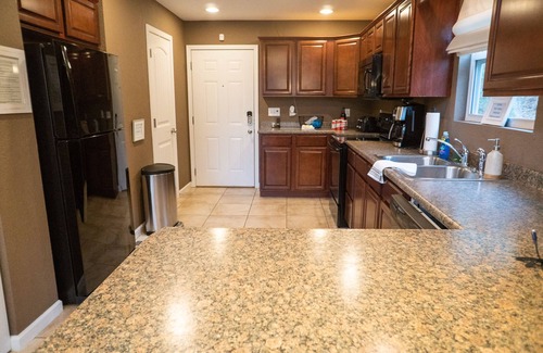 Lakeside Estates House | It’s 5 O’clock Somewhere-9Bd,5.5BA,no wake cove, pool table,hot tub