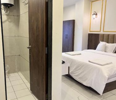 Lake Swaroop Sagar Hotel | Jeel Pearl Hotel