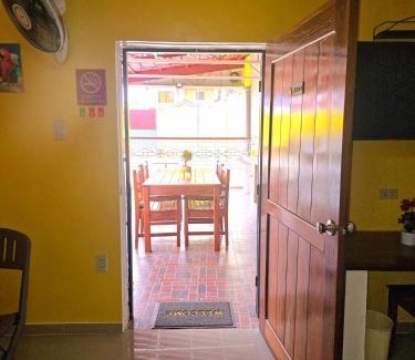 Madrid Apartment | Jenessa's Bedsite, 3 Pers, AC, 5G Wifi, Netflix