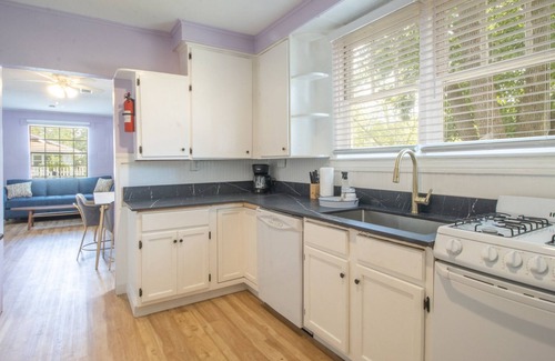 Long Beach Cottage | Jillian's Place-Beach Cottage with Hot Tub