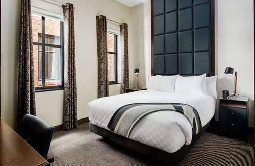 Downtown Pittsburgh Hotel | Joinery Hotel Pittsburgh, Curio Collection by Hilton