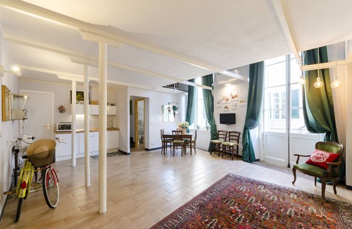 Genoa Historical Centre Apartment | JOIVY Superb Flat Near Ch. Columbus' House