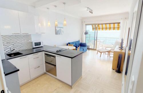 Menton Apartment | Joli 3P rénové en bord de mer avec terrasses, piscine et garage à Menton - FR-1-196-184