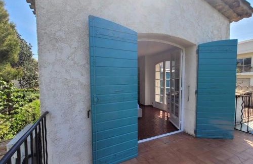 Cap-d'Antibes House | Juan les pins : Villa de charme avec piscine