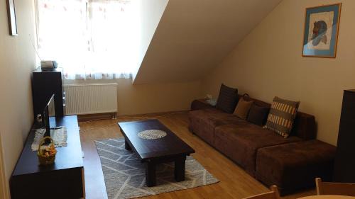 Cserkeszolo Apartment | Kastély apartman