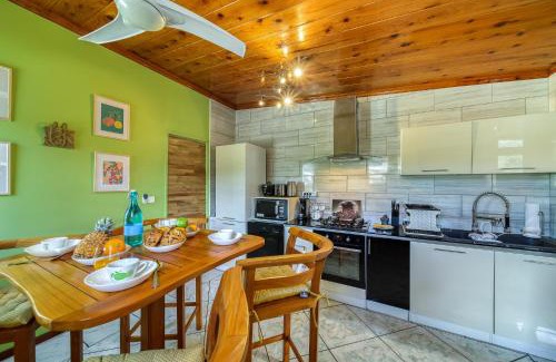 Etang Sale Les Bains Apartment | Kaz Latania