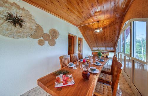 Etang Sale Les Bains Apartment | Kaz Latania