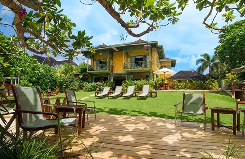 Discovery Bay Villa | Keela Wee on the Beach - 6 bedroom private beach front villa in Discovery Bay