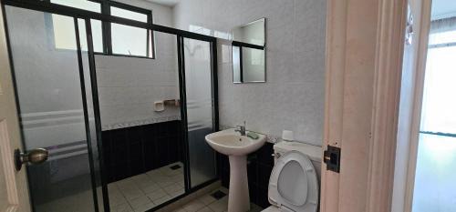 Kuching Apartment | Kenyalang Riverine Emerald 12 Homestay
