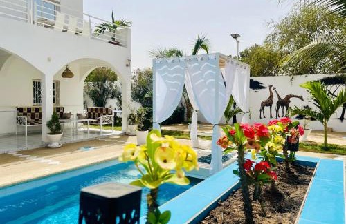 Mbour Villa | KEUR MATY Charmante et Moderne Villa 5 chambres, 5 salles de bains à Warang