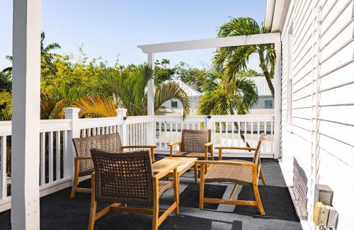 Historic Seaport Hotel | Key Lime Cottage