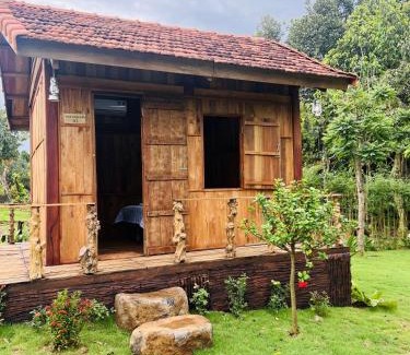Chau Duc Cabin | Khu Nghỉ dưỡng Sinh thái Nhà Lụa Retreat