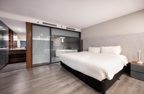 Tay Ho Apartment | KIM Apartment & Homestays at PentStudio West Lake