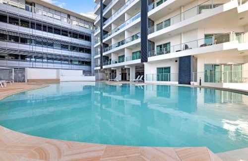 Darwin City Centre Apartment | King Balcony Studio at Resort Style Darwin Stay