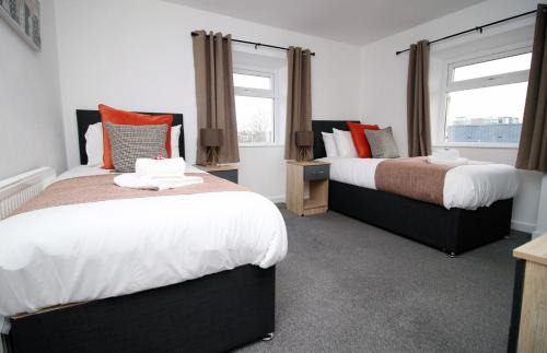 Newport Apartment | Kingsway House - WIFI - Parking - Spacious 4 Bed