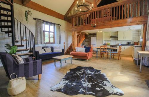 Hawkridge House | Kiri & Norton a Combined Retreat for 10 Guests