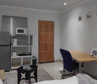 Klerksdorp Apartment | Klerksdorp Flamwood Central Apt