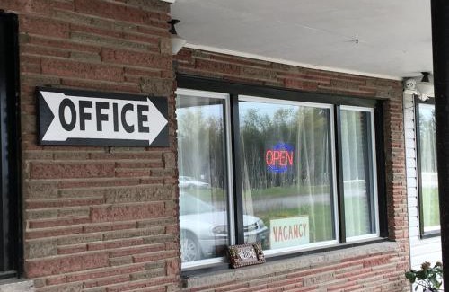 Cobourg Hotel | Knights Inn Cobourg