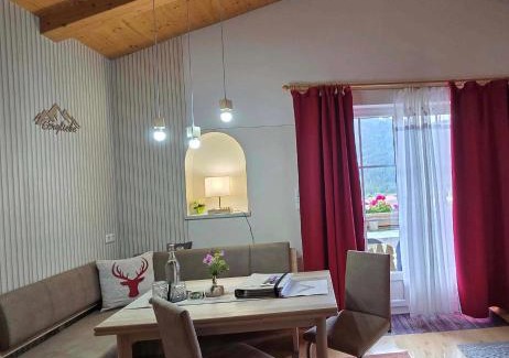 Hoefen Apartment | Komfort-Ferienwohnung Südbalkon, WOHNZIMMER, 2 Schlafzimmer, ruhige Lage - TIROL