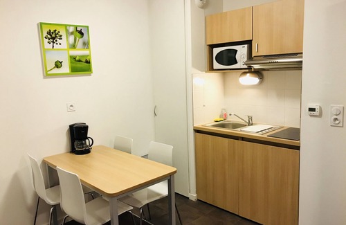 Troyes Apartment | KOSY Appart'Hôtels Troyes - City & Park