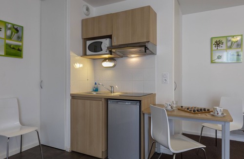 Troyes Apartment | KOSY Appart'Hôtels Troyes - City & Park