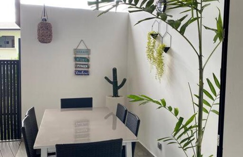 Saint-Paul Apartment | L’aire sans soucis