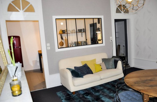 Lons-le-Saunier Apartment | L'Aparté a charming accommodation in the heart of old Lons le Saunier