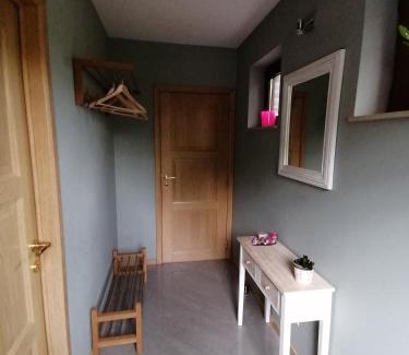 Champlon House | L'Atelier d'Arthur - Gîte chaleureux avec jacuzzi.