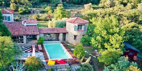 Bagnols-en-Foret Bed & Breakfast | L’Hacienda Maison d’hôtes
