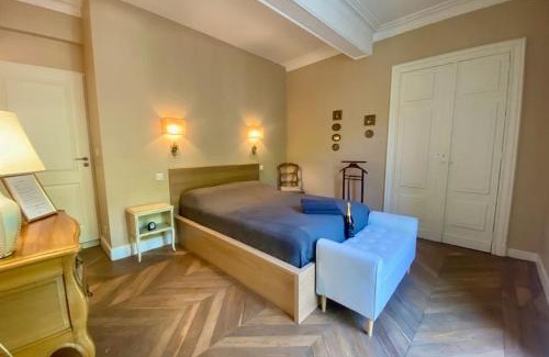 Nimes City Centre Apartment | L'historien - avec balcon coeur de Nîmes