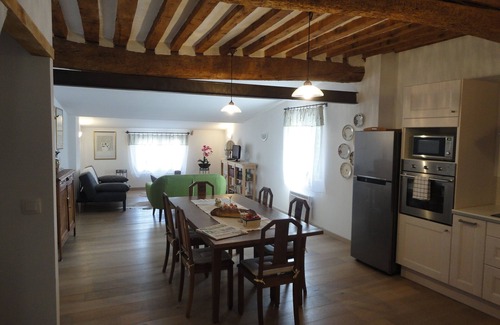 L'Isle-sur-la-Sorgue Apartment | L'Olivier sur le Toit - Magnificent Provencal Duplex