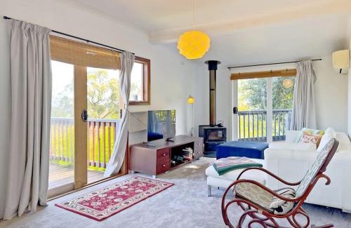 Upwey House | La Cachette in Upwey 3BR Retreat with Mountain Views