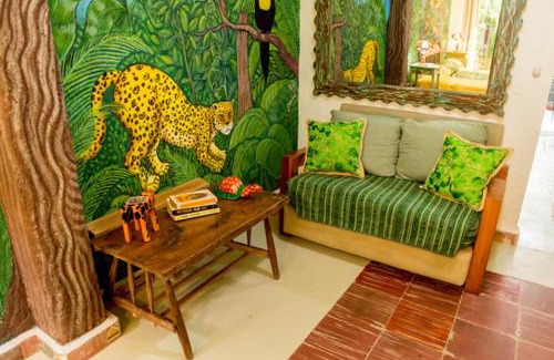 Barrio de Santiago Apartment | La Selva by Majikal B&B