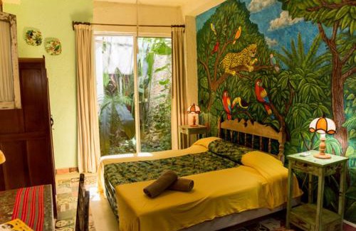 Barrio de Santiago Apartment | La Selva by Majikal B&B