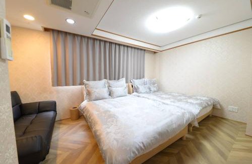 Shinjuku Villa | la3 hotel 新宿三階建て一軒家(屋内エレベーター付き)