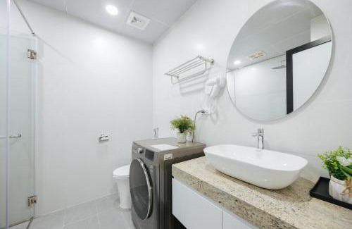 Quang An Apartment | Label6 Coliving Rooftop Lakeview