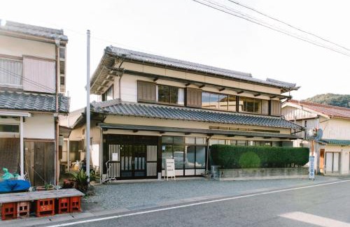 Susami House | Lacomaゲストハウスー海と星空にとけこむ癒しの宿