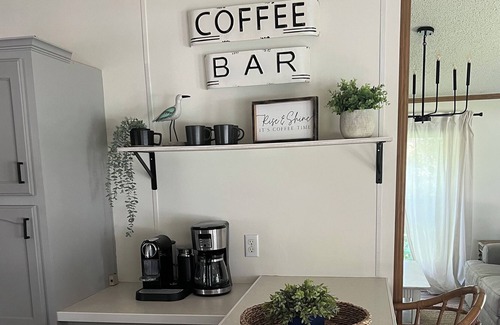 Elysian House | Lake View Cottage in Elysian with Lake Francis Views - 20% Weekly Discount