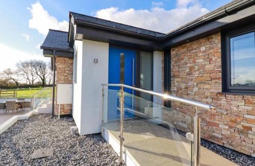 Newquay House | Lake View