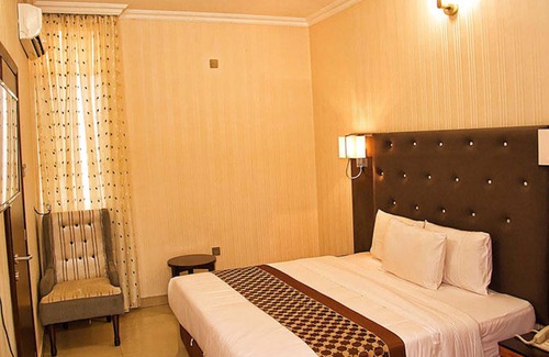 Surulere Hotel | Lakeem Suites - Agboyin Surulere