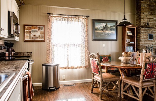 Grove Cabin | Lakefront Cabin in Grove, OK with Private Dock
