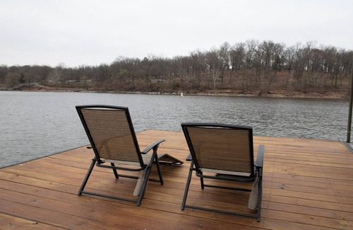 Grove Cabin | Lakefront Cabin in Grove, OK with Private Dock