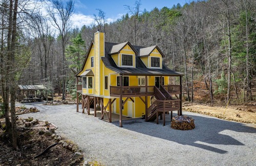Nebo House | Lakefront home w/direct cove access, kayaks, pavilion, fire pit, & private creek