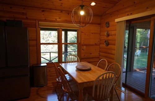 Necedah House | Lakefront House with Amazing Sun Room and Jacuzzi!