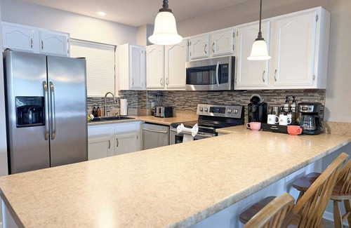 Lake Ozark Condo | Lakefront Luxury Condo at The Falls-2BD/2BA/Grill/Pool-7PP