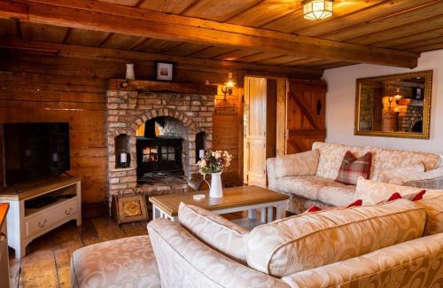 Fivemilebourne House | Lakeland Lodge 400 year old Bavarian Lodge with Private Hot Tub Pet Friendly